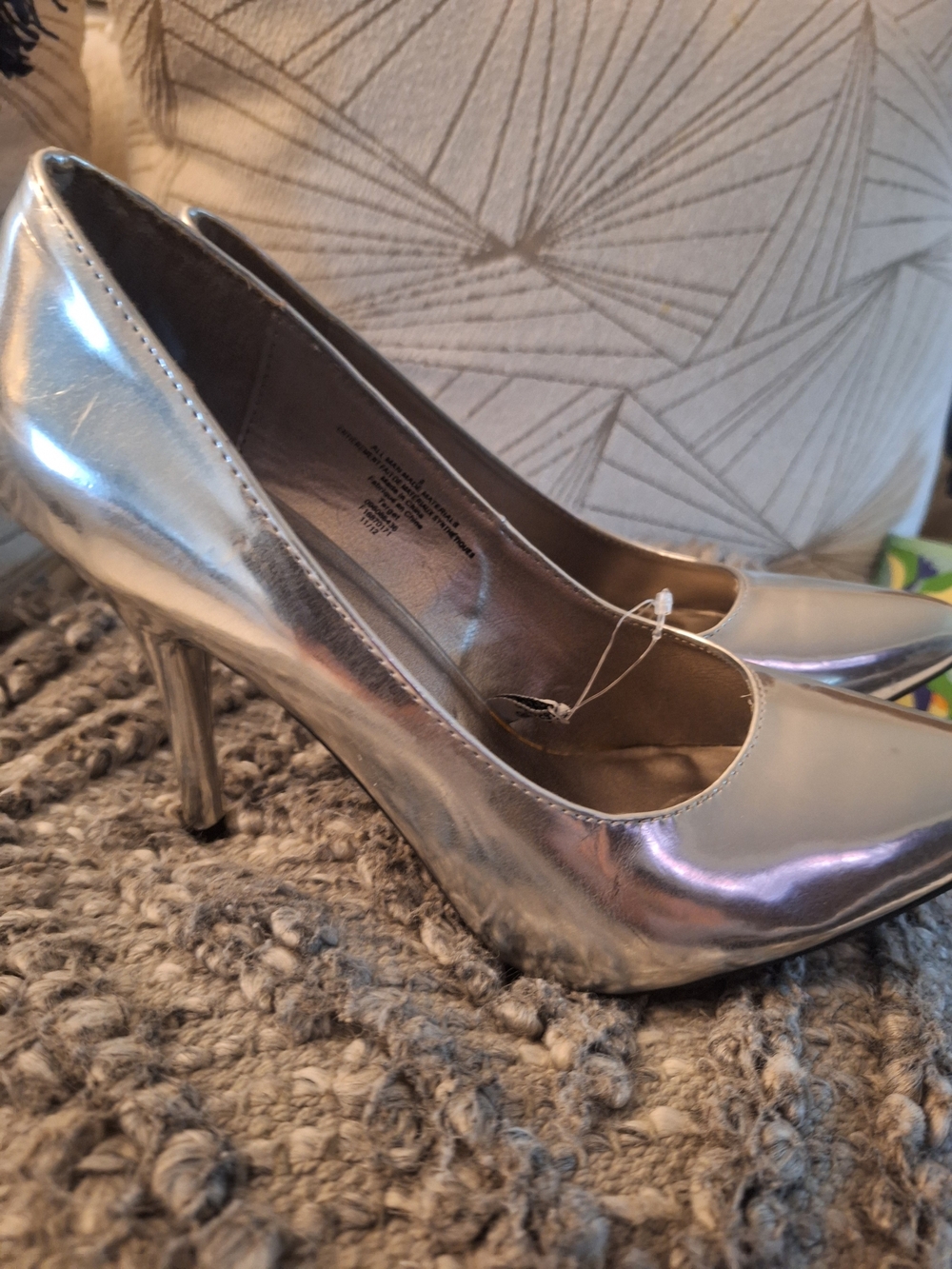 Mossimo Supply Co. Metallic Silver Pointed-Toe Stiletto Heels Size 8